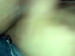 Casada gozando e esguichando muito com prazer intenso