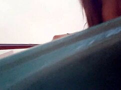 Espectacular follada a la vieja de limpieza en casa.