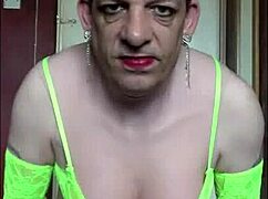 Bisexual crossdresser swallows own piss eagerly