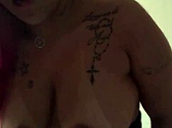 ela se exibindo pra mim de um jeito muito exitante não resisti a essa morena linda e come a buceta dela bem gostoso