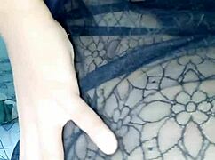 me senta muy sola y comence a tocarme mira mis tetas llenas de rico dulce