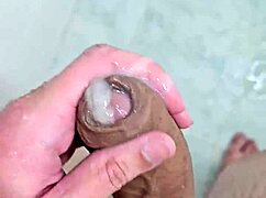 Gozando Gostoso no Banho with My Brazilian Twink