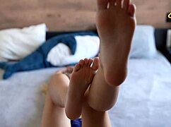 Cute blonde babe shows off her tight ass