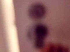 【オナニー・自撮り】旦那に見つからないようにトイレでオナニーする人妻