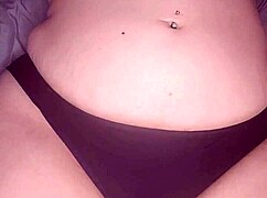 Chubby BBW licks her pussy with toy and cums 😏