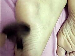 Haciendole Cosquillas En Los Pies Antes De Una Sesion Intensa