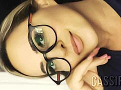 Meu professor de beach tenis ficou excitado com minha bunda grande durante a aula