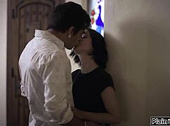 i tricked a waitress into sucking my cock deep