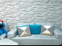 Niley shows her huge natural tits cams