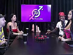 a mulher defecou o pau dele foi o momento mais bizarro e para ela foi o cheiro forte na buceta