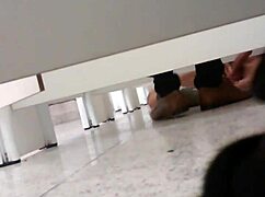 Pegacao gay no banheiro do shopping com amateurs