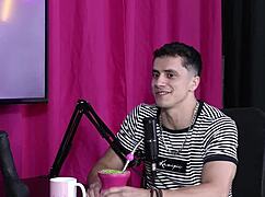 he claims to be bi but won't budge, even at the store with Digao da Ilha