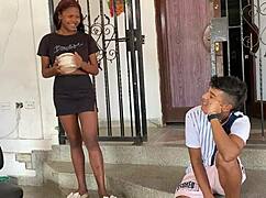 Mi Hermanastra y Yo Jugamos a Retos Calientes en el Porche