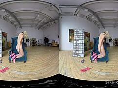 i'm strippin my natrual tits in vr