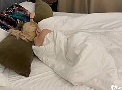 Homemade morning blowjob turns into steamy doggystyle fun