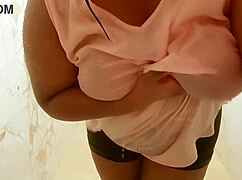 Sexy South Indian Maid Reveals Her Boobs While Cleaning