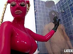 Malice Miya twerks on the dick 😈