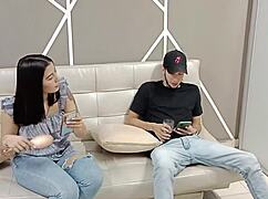 mi hermanastra bien cachonda hace una garganta profunda con mi polla