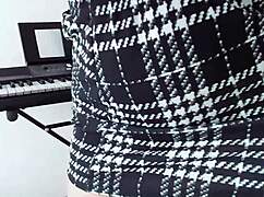 Cute Little 18+ Latina Dancing Around on Webcam with Sexy Moves