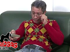 Eu sempre quis dar minha bucetinha pro amigo mais velho do meu pai, com handjob e deepthroat