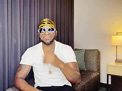 Big butt babe takes huge cock from behind!