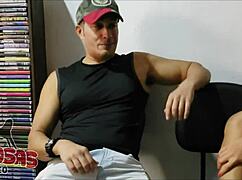 Why is Wanessa Boyer eating that pussy outside?