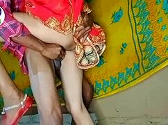 Desi village bhabhi saree removing finger karke jordaar chudai 🔥