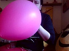 Italian milf cums hard on balloons, dripping wet in close-up action