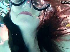 minnie manga and eduard cum in the pool after blowjob and fucking 😏