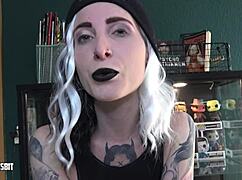 Lou Nesbit and Lia Louise Take on the Exhibitionism Challenge