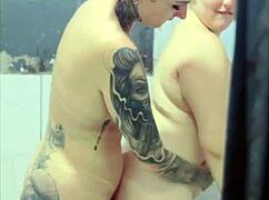 My friend called me to bathe her we fucked good lesbians