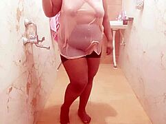 Iran sexy milf getting steamy in the shower! 🛁