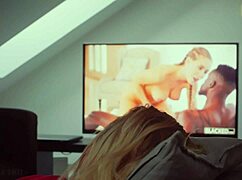 hot blonde cums watchin bbc porn