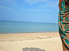 i flashed my ass on the beach without panties