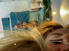 monika fox, pose naked on the bed!