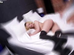 首次18+甜美蕾丝双重插入假阳具！