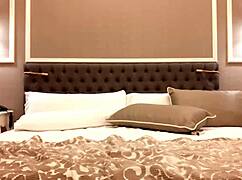 gostosa cumming solo in this hot scene