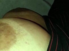 me chamou para assistir netflix e apagou no meu colo aproveitei para filmar escondido suas belas tetas imagina essas tetas com leite que delicia vai ser