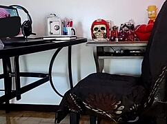 Watch me flash my pussy during a real run for my horny follower!