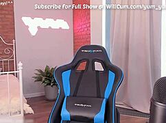 My geeky nerd body with creamy pussy just keeps squirting