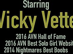 Vicky Vette Shoves Face on Julia Ann's Pussy