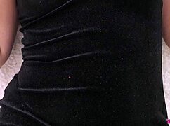 super hot blonde teen shines in quick chat