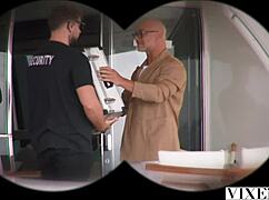 看Eve Sweet和Agatha Vega劫后深喉骑乘共享大鸡巴