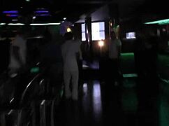 follada con público inglés en wild sexparty