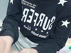 I’m a slim gay teen obsessed with sucking my sexy feet