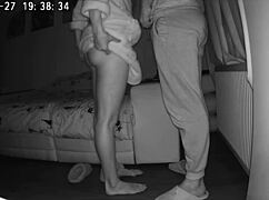 老公抓到老婆跟闺蜜老公偷情