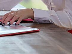Rebecca Volpetti checks out the plumber's big pipe 😜