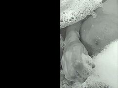 brazilian amateurs play in bathtub with sexy cumshot