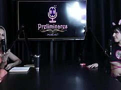 Does Yummi Paradise Show Tits And Tattoos While Moaning?