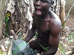 用曲线动漫娃娃在狂野后宫大鸡巴动作中猛性交，真人娃娃生肏。